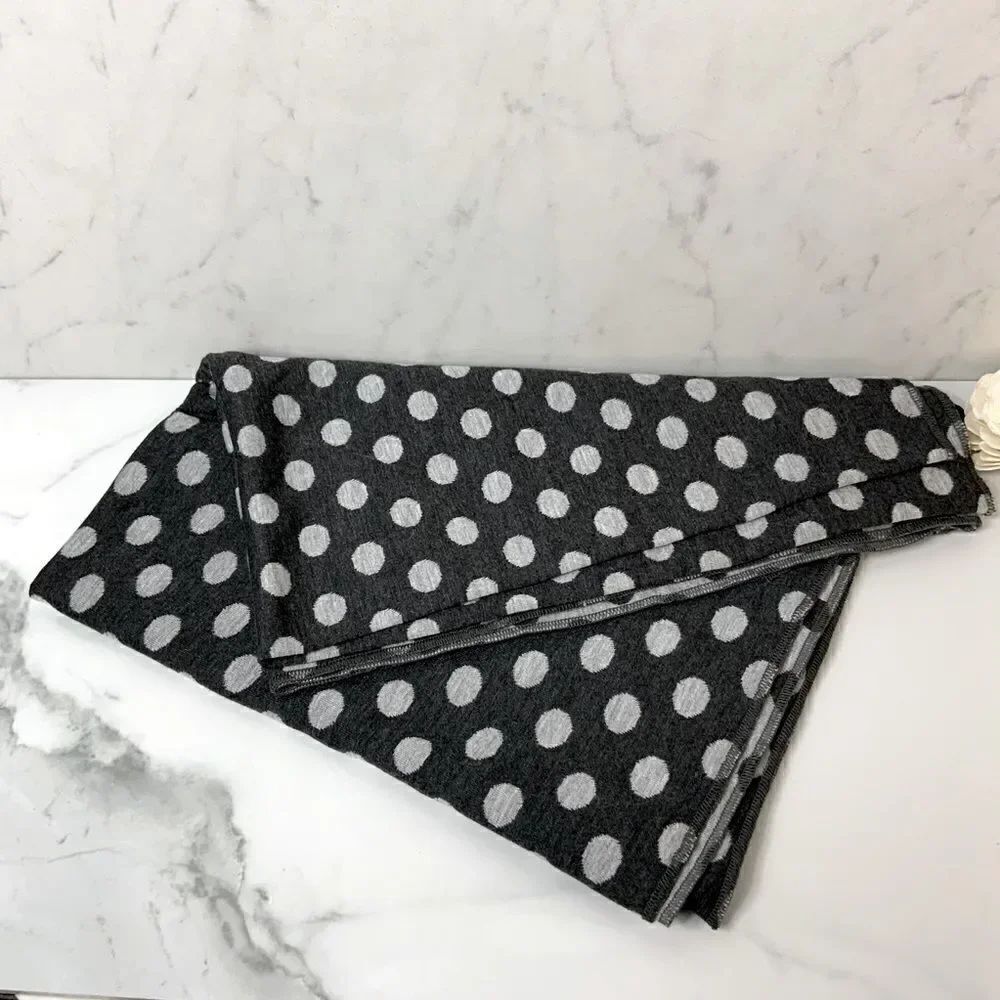 Women’s Dana Herbert scarf